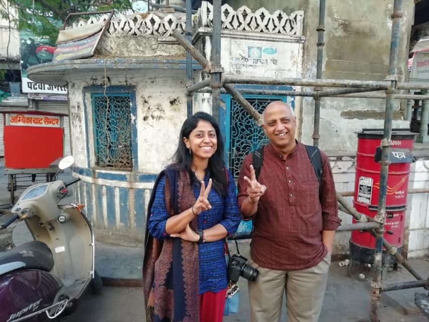 Udapiur: Night Walking Tour - Moteshwar Mahadev Temple and the Fateh Sagar Paal finish