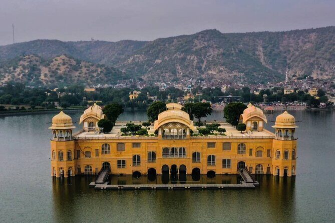 Ultimate Jaipur Tuk Tuk Tour with Pickup - Stop 4: Jal Mahal (The Water Palace Photo Stop)