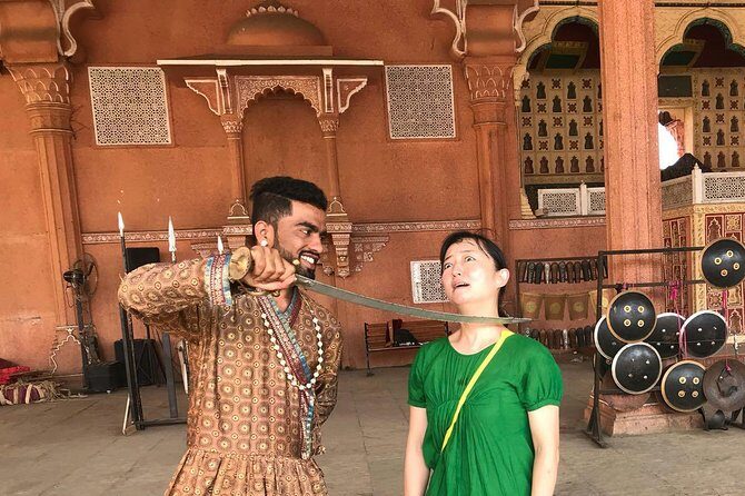 Unveiling Bollywood: Grand Tour of Iconic Real Sets & Their Story - Lunch Buffet and a Bollywood Theme Show That Actually Works
