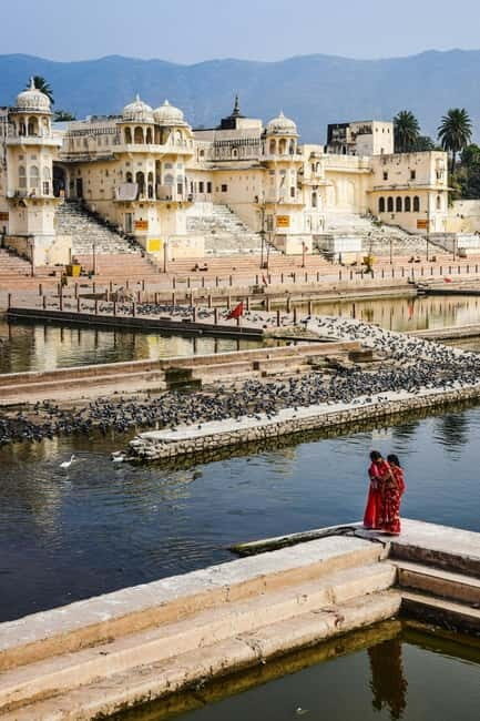 Varanasi: All-Inclusive Private Full or Half Day Trip - Durga Kund Mandir and Learning Traditional Silk Weaving
