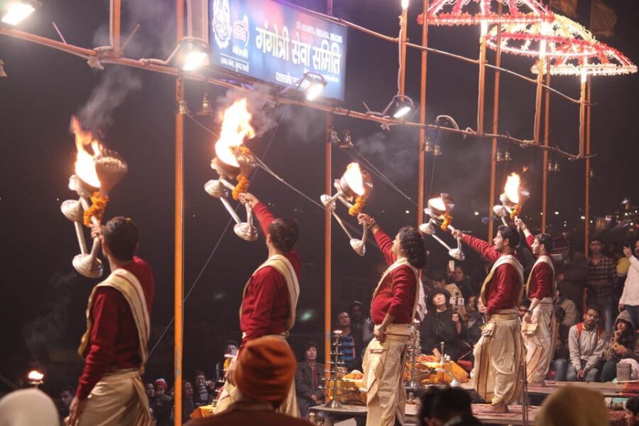 Varanasi: Ganga Arti Evening Light Ceremony on the Main Ghat - Meeting at Hotel Ganges Grand, then walking through a crowd on purpose