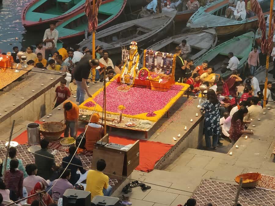 Varanasi: Half-Day City Tour and Evening Aarti (Worship) - Starting at 2:00 P.M. and getting oriented fast