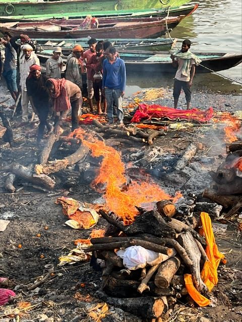 Varanasi: Manikarnika Ghat (Oldest Cremation Site) Tour - Tea/Coffee and Water: Small Comforts That Help More Than You Think
