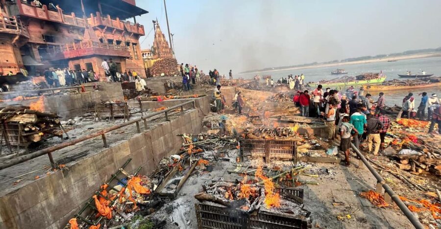 Varanasi: Manikarnika Ghat (Oldest Cremation Site) Tour - The Flower Market Add-On: A Quick Bridge to Everyday Life