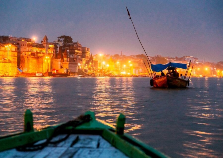 Varanasi: Mysticism Tour with Boat Ride & Ganga Aarti - Getting Oriented at St. Thomas Church (Girja Ghar) in Varanasi