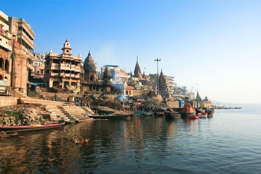 Varanasi: Night Boat Ride, Aarti Ceremony and Dinner - The 5:00 PM flow: pickups, ghats, and how the timing feels