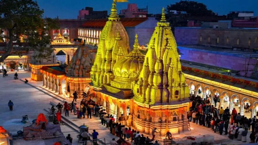 Varanasi: Private City Day Tour with Ganges Boat Ride - Banarasi silk weaving and the shopping reality