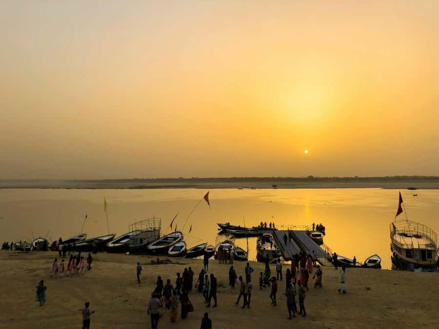 Varanasi: Sunrise walking tour with Chai & Arti Ceremony - Manikarnika Ghat: A Powerful Finish and a Moment for Respect