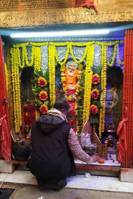Varanasi Walking and Heritage Tour - Start at Bank of Baroda ATM and Get Oriented Fast