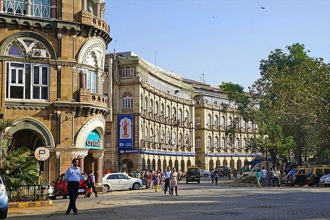 Victorian Gothic Heritage Quarter and Art Deco Walking Tour - Stops 5 and 6: Bombay High Court and the Rajabai Clock Tower