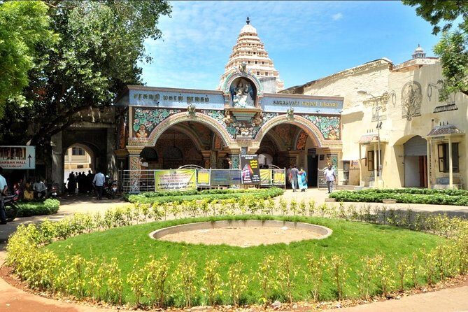 Visit Brihadeeswara Temple, Saraswati Library, Palace And Gallery In Thanjavur - The Private Car Advantage: Less Waiting, More Seeing