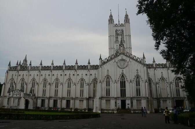 Visit Mother Teresa's house and Churches of Kolkata - Key highlights at a glance