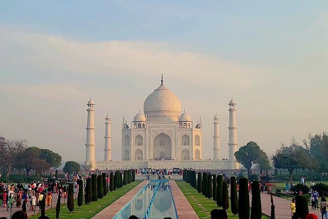 Visit Taj Mahal - Getting Picked Up in Delhi and Staying on Schedule