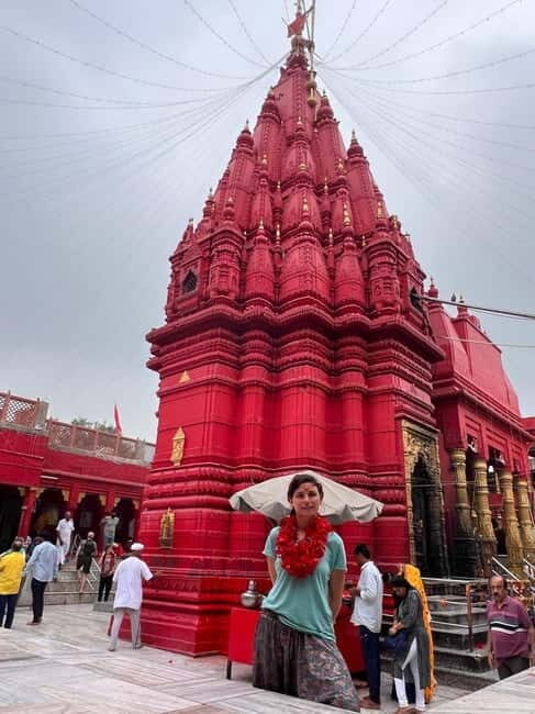 Visit the 3 largest temples in Benares - Meet at Om natural near Assi ghat: how to start without stress