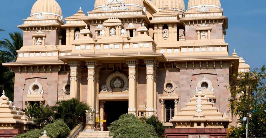 Walk of Divinity Bangalore (2 hours guided walking tour) - Dodda Ganapathi Temple: divine energy, plus the reality of festival queues