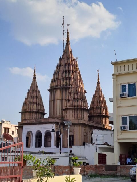 Walking Tour in the old part of the city of Varanasi - Flower Market Stops: Locally Grown Flowers, Not Just Another Stall