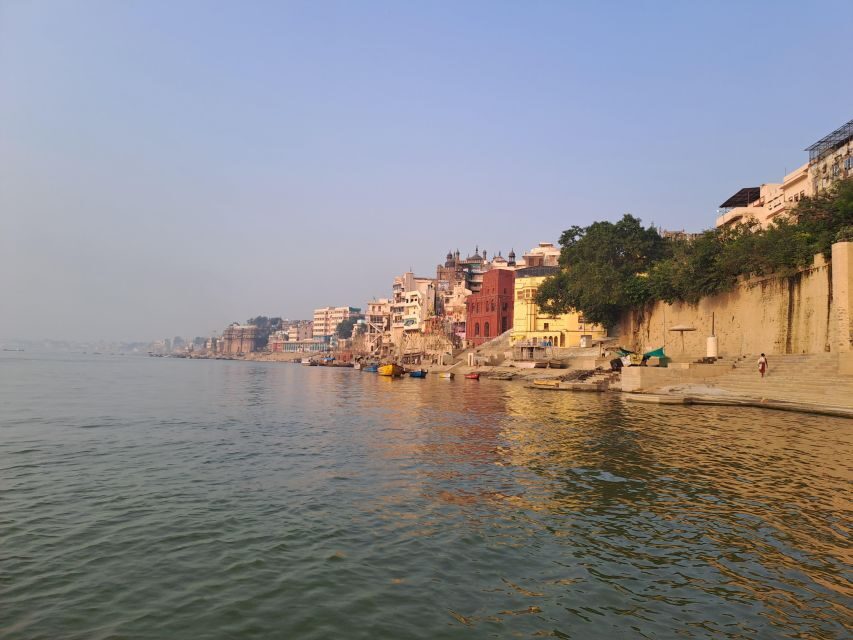 Walking Tour in the old part of the city of Varanasi - Narrow Lanes, Old Shops, and Haveli Beauty
