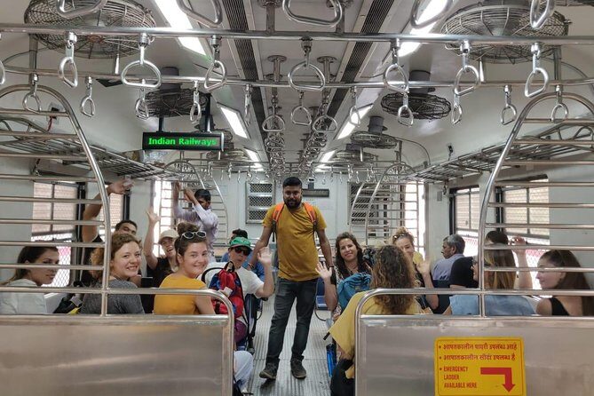 Walking Tour of Dharavi Slum in Mumbai - Why a local guide changes everything in Dharavi