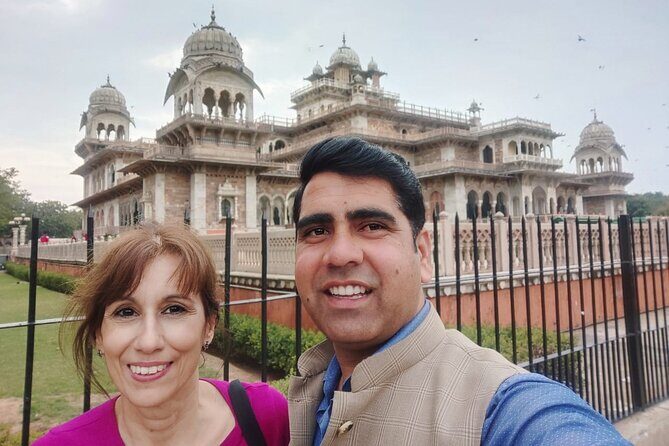 Walking Tour of Pink City (World Heritage Site) with Local Guide - Tripolia Bazar: Books, Utensils, and Gem Wholesale Energy