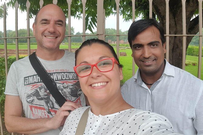 Walking tours - for an authentic Varanasi experience - From Godowlia Crossing to Dashashwamedh Ghat: get your bearings fast