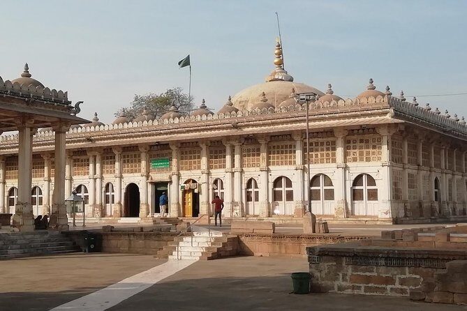 World heritage Ahmedabad city tour in private car with guide and lunch - The real value of $135 per person (and what you’re getting)