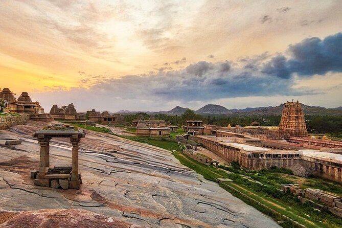 World Heritage Hampi & Chitradurga in 2 days from Bangalore+Lunch - Day 1 in Hampi: the living-temple start (Virupaksha and friends)