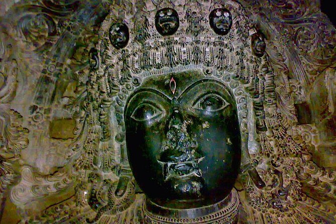 World heritage site of Belur & Halebid with temple sculptures - The sculptor signatures at Belur: when artists leave their name in stone